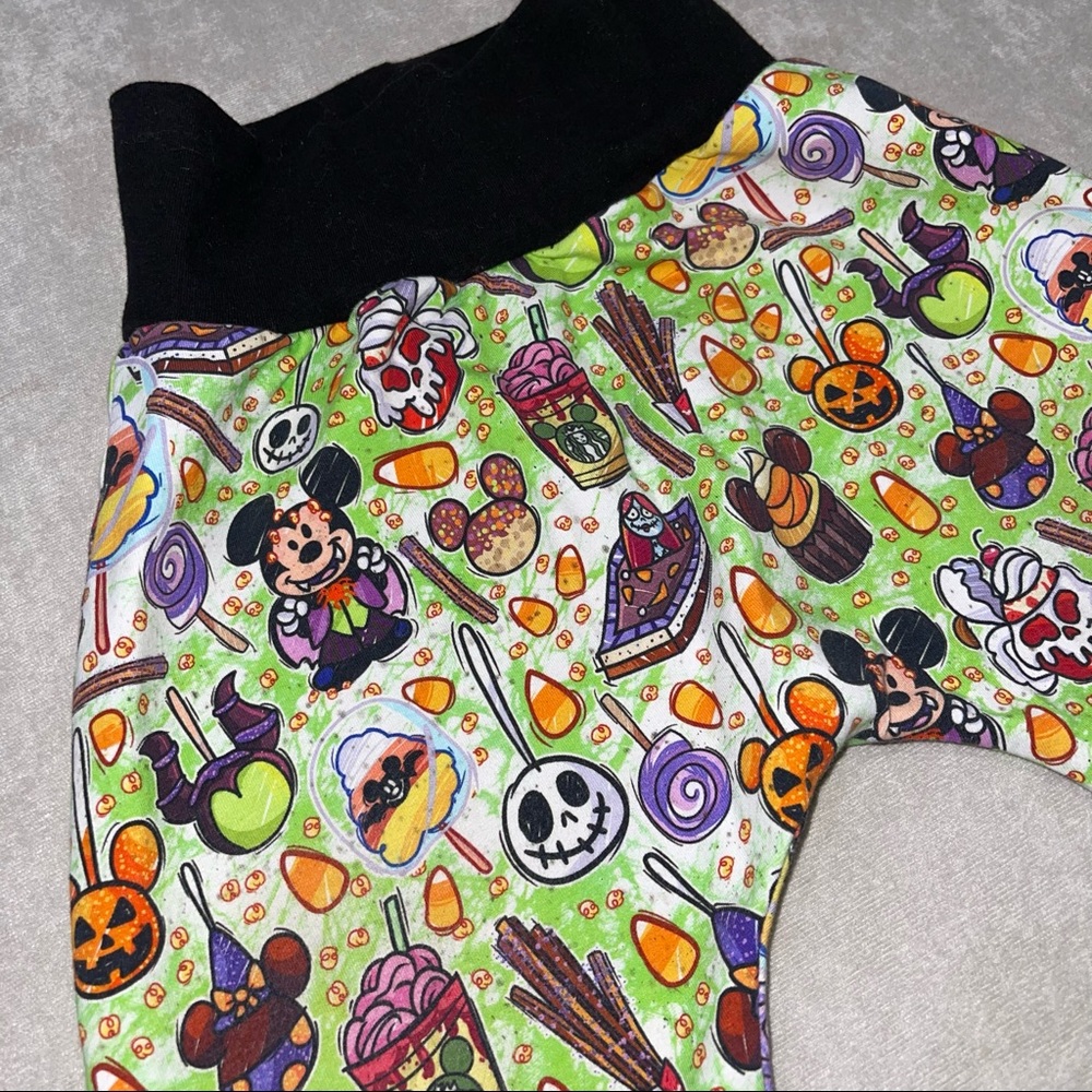 Disney print Mickey Mouse Halloween maleficent, starbucks Pants size 18-24 month